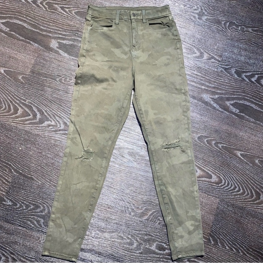 American Eagle Outfitters Olive Camo Skinny Jeans